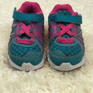 New Balance Toddler Girls Gym Shoes Sz 7.5
